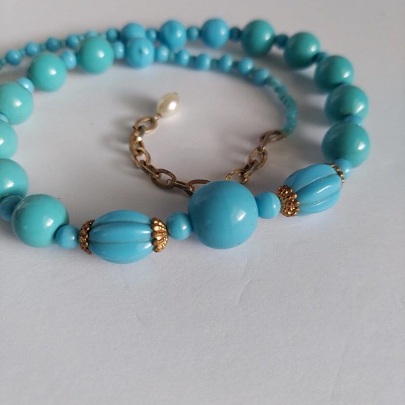 Vintage Japan Two Tone Blue Bead Necklace Single Strand Graduated Ribbed Aqua - Picture 3 of 6